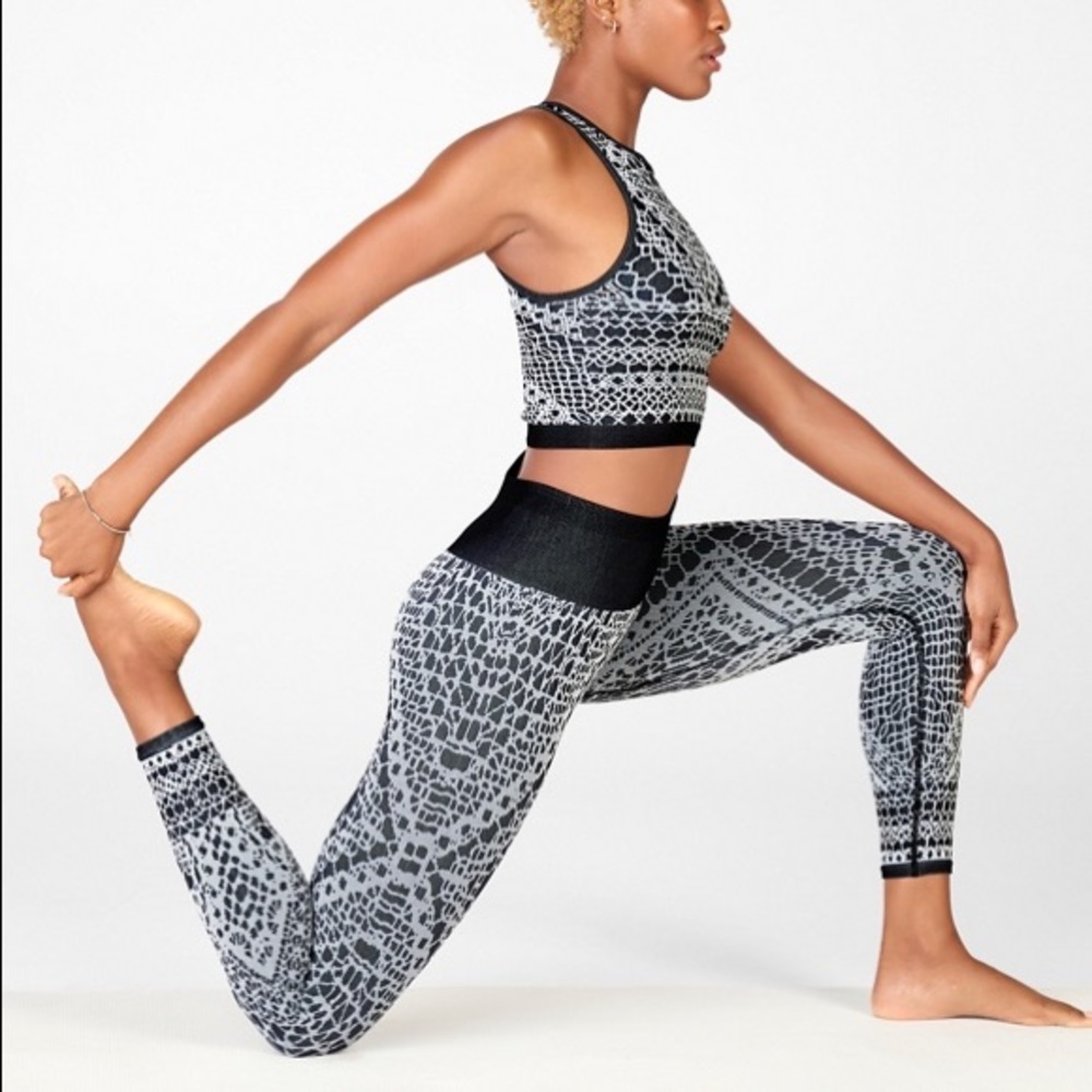 Fabletics Mantra Matching Set Seamless
